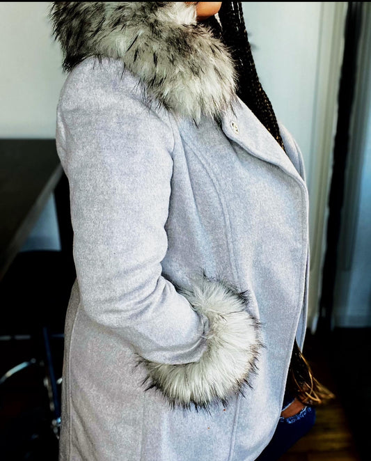 Foxy Gray Wool Stylish Peacoat with Detachable Faux Fox Fur